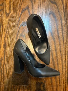 Charles David Black Pointed Block Heel Pumps - Leather